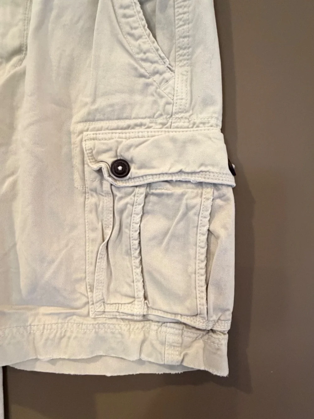 Vintage Men's American Eagle Cargo Shorts Ivory Classic Length, Size 32
